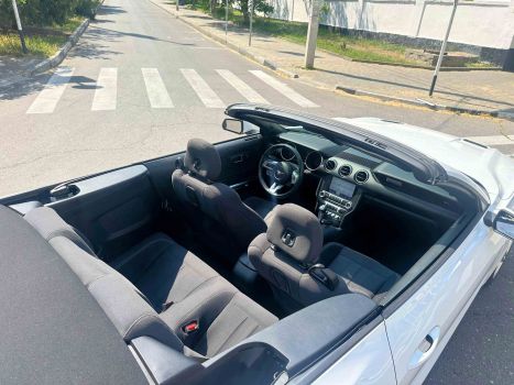 Ford Mustang / Кабриолет